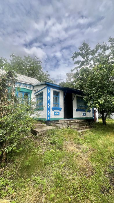 Терміново продам цегляний  будинок  в с. Медвин