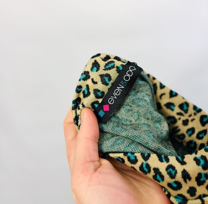 Beżowa bluzka w panterkę z turkusem S 36