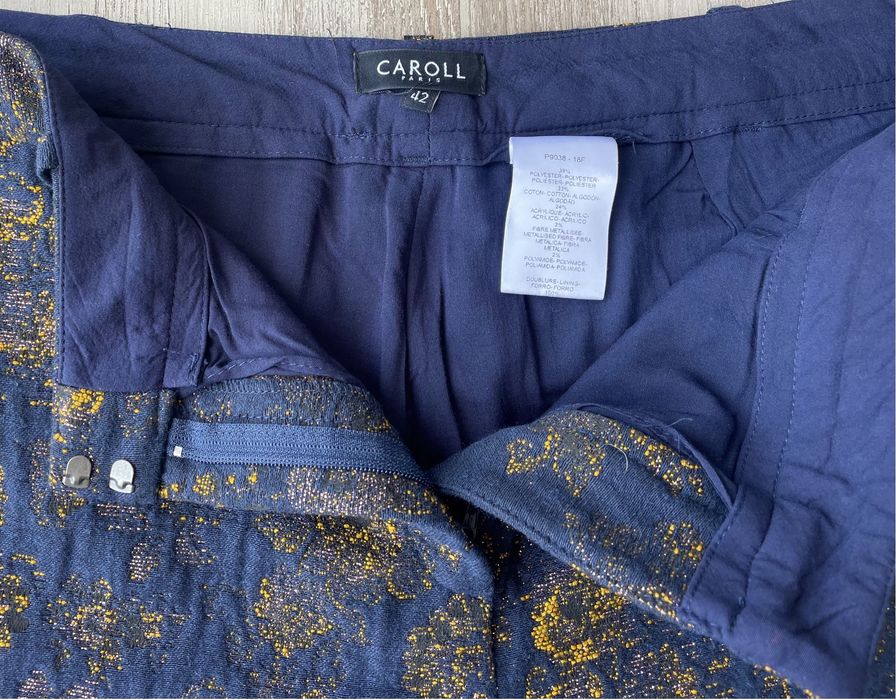 Calças azuis com flores (Caroll, tamanho 42)