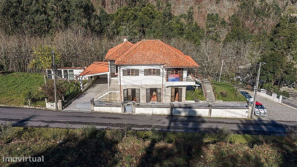 Moradia T4 para venda