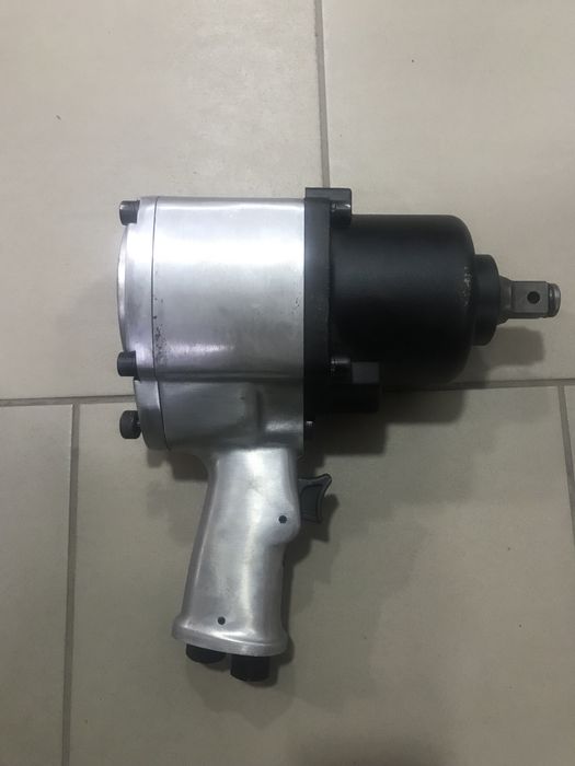 Пневмогайковерт пневмопистолет