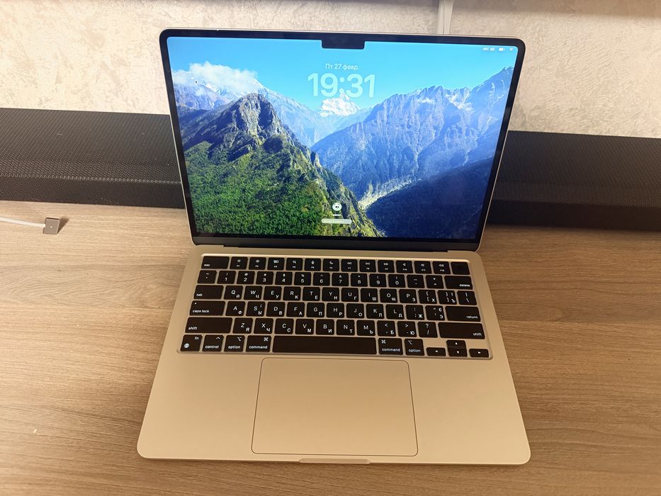 Ноутбук APPLE MacBook Air M3 13" 256GB