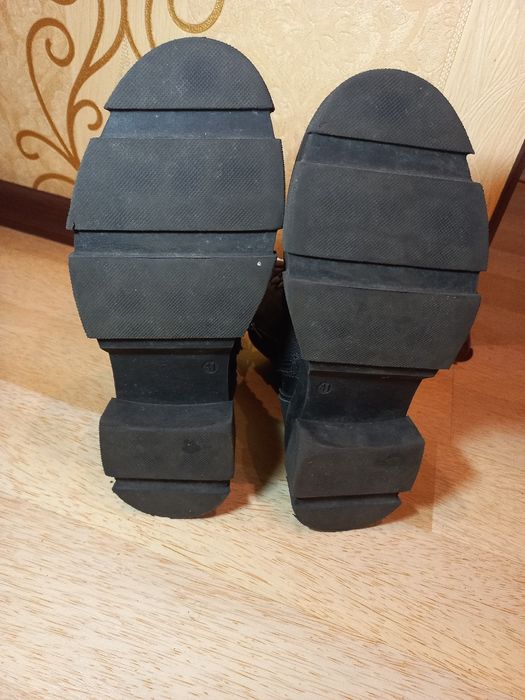 Ботінки 40розмір