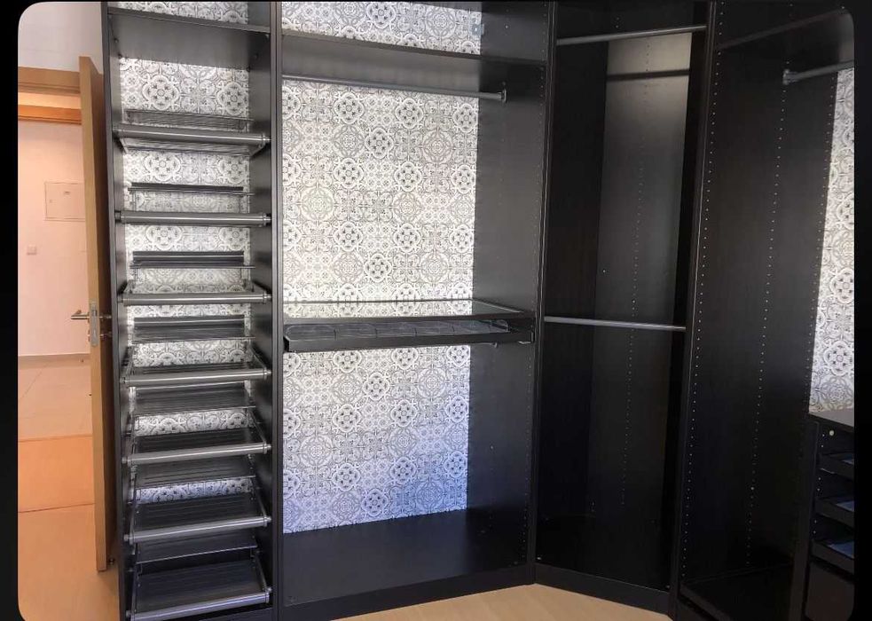 Armário / Roupeiro / Closet IKEA PAX com gavetas e sapateiras desmontado