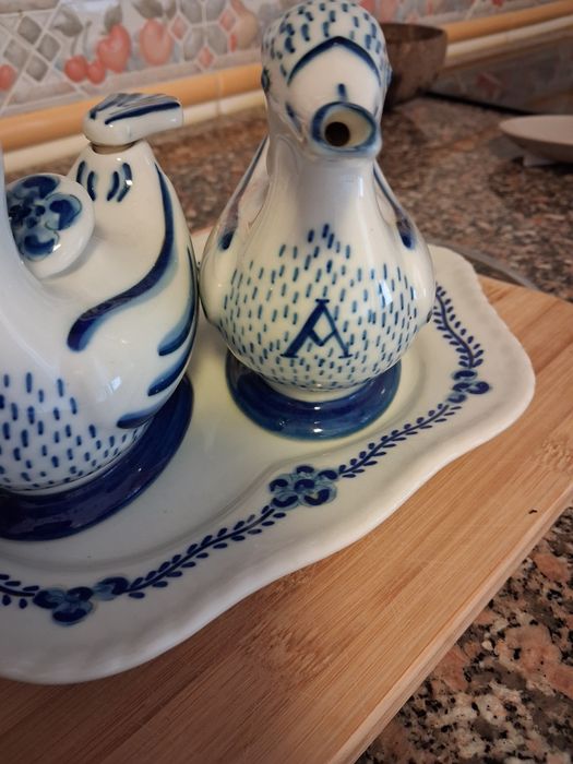 Galheteiro em porcelana de Viena do Castelo