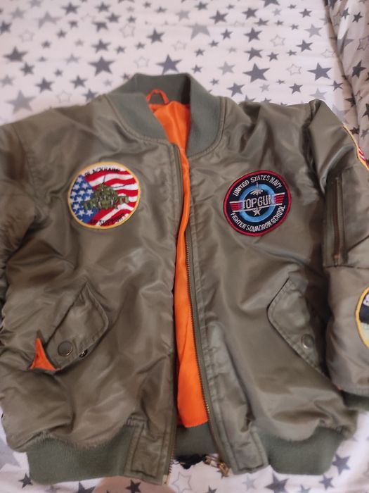 Курточка оригінальна