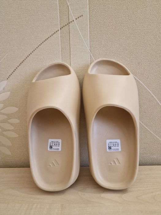 Нові шльопанці Adidas Yeezy розмір 37