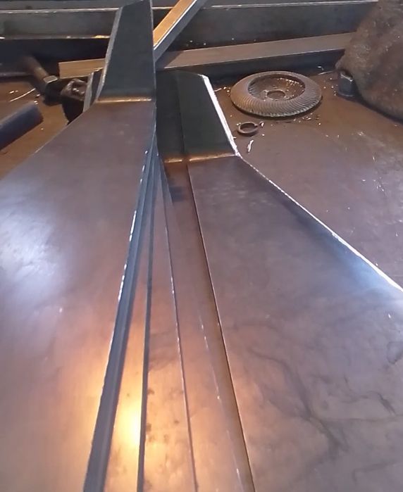 Послуги: лазерна різка металу, фрезерування, гнуття, гравірування