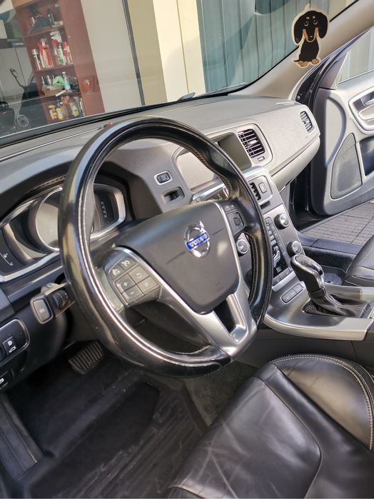 Volvo v60D6 Hybrid