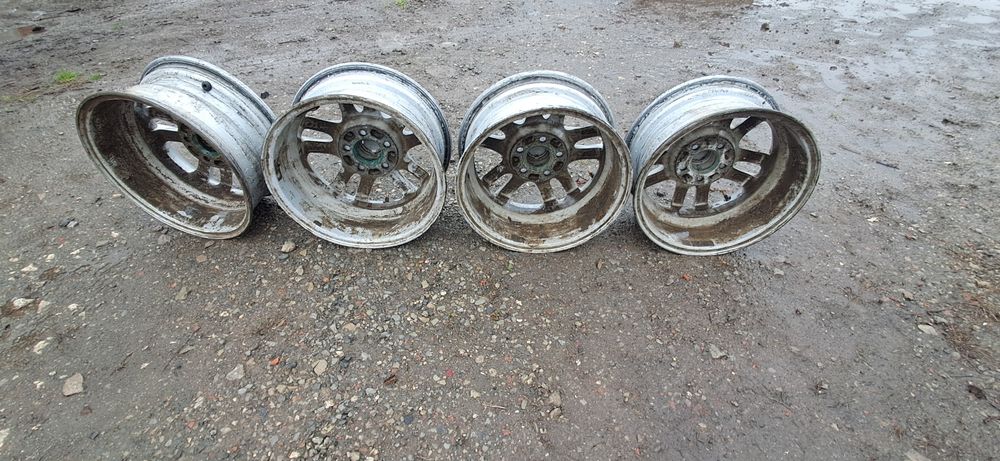 Продаж Титанів R 14