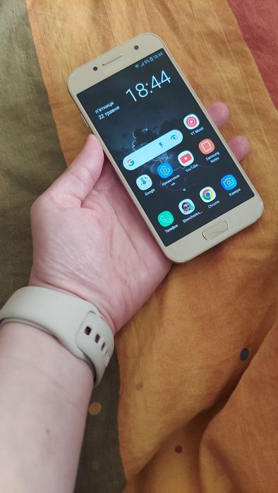 Samsung A3 2017 duos. NFC.
