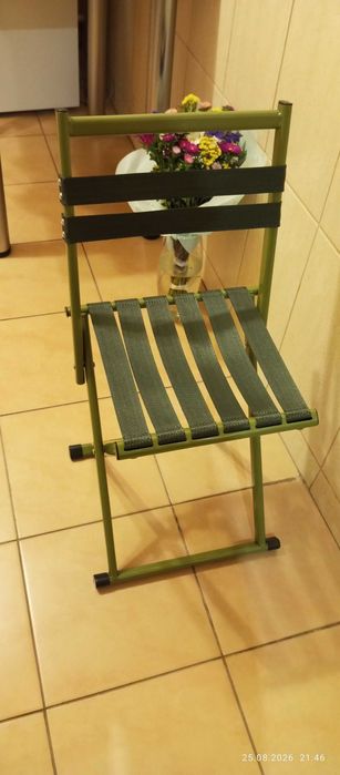 Продам розкладний стілець