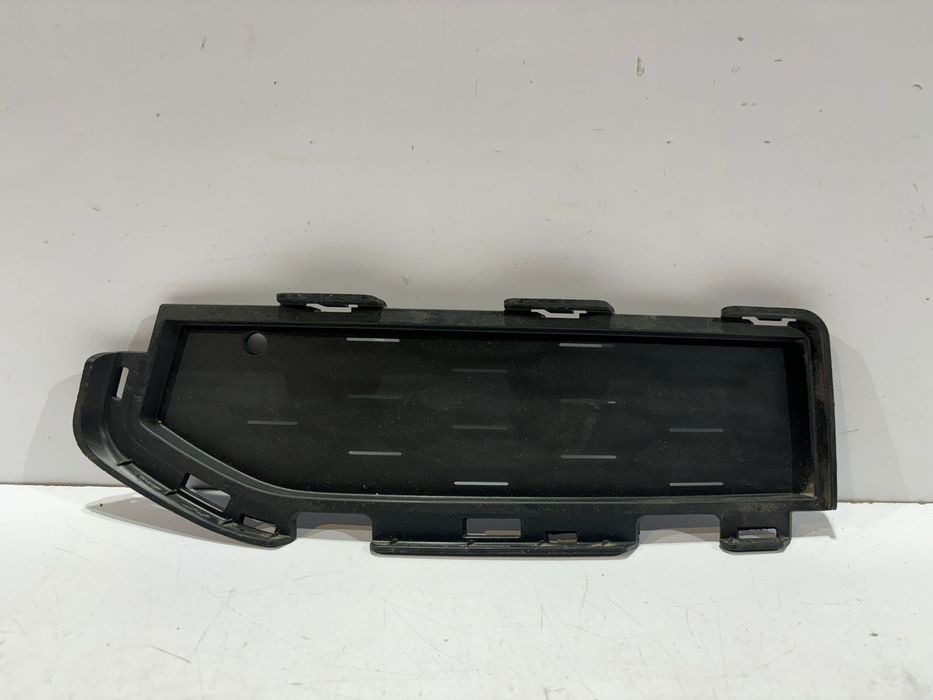 BMW 5 G30 G31 M-Pakiet Kratka zderzaka L - 16145