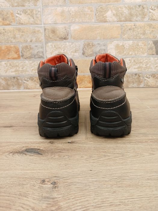 Ботинки Clarks р( 7,5) 41,5 (27,5 см) ц 1000 гр ориг.отл.сост.Gore-Tex