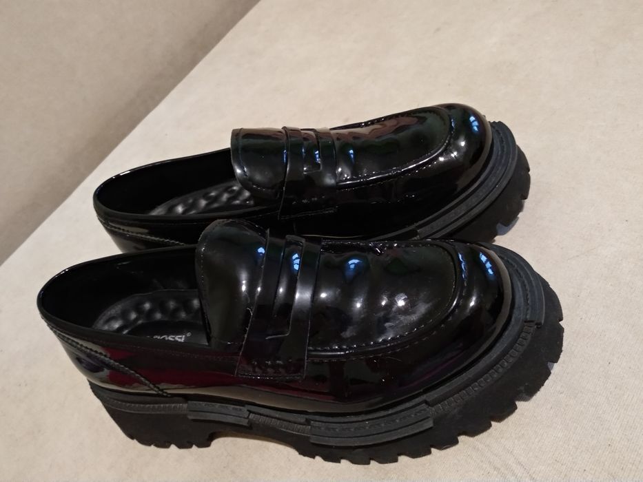 Жіночі лофери 38 р б/у