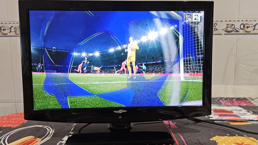 Tv Schontech SCH22LED92511 com comando