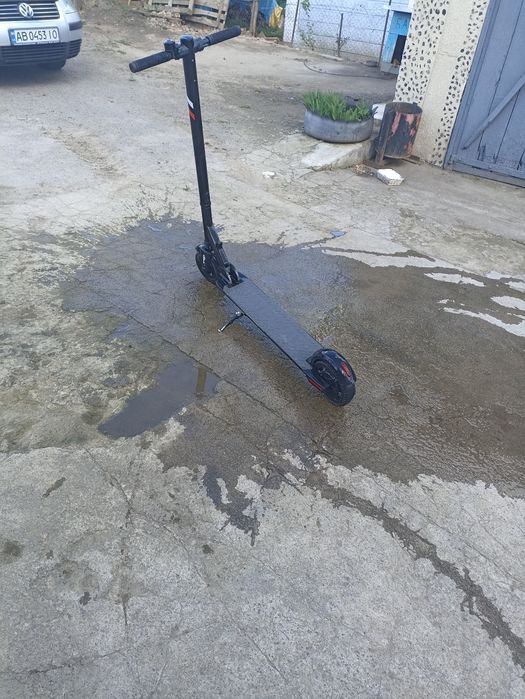 Електро самокат Midvey робить все став поїхав