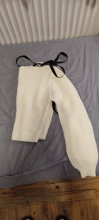 Biała krótka sweterkowa bluzka, rozmiar M