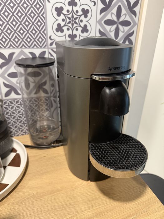 Maquina de cafe Nespresso Vertuo Next