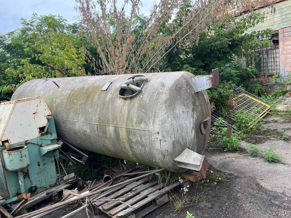 Продам бочку і ресивери