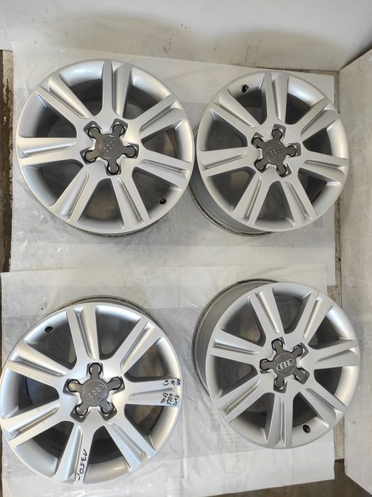 113 Felgi aluminiowe ORYGINAŁ AUDI R 17 5x112 otwór 66,6 Ładne