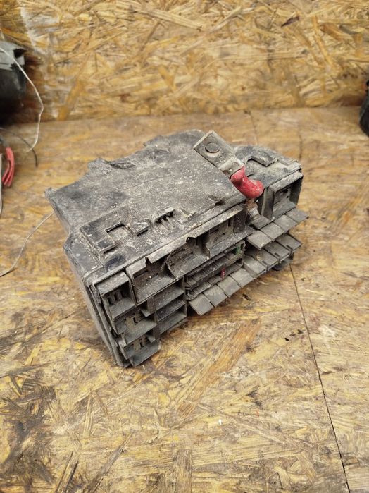 Блок запобіжників Рено 8200162334 Renault Laguna 2 1.9 dci