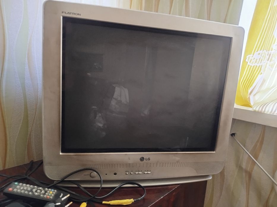 Рабочий телевизор старого образца