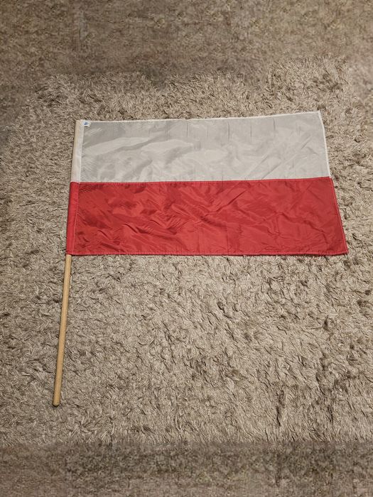 Duża flaga z drzewcem