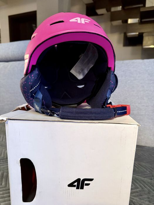 kask w stanie idealnym  firmy 4F