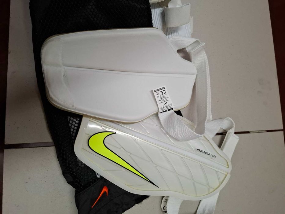 Caneleiras Nike como novas junior