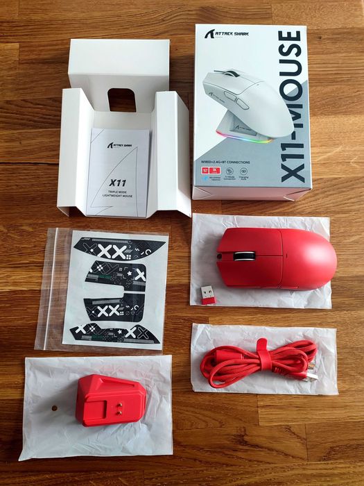Myszka bezprzewodowa gamingowa Attack Shark X11 ze stacją dokującą RED