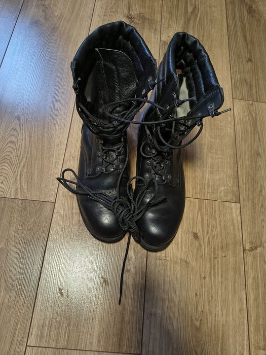 Buty wojskowe czarne.