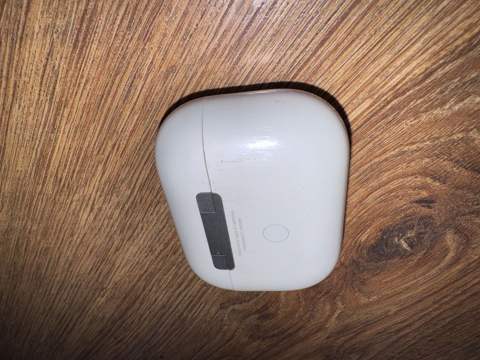 Apple AirPods Pro 1 generation with MagSafe Case
