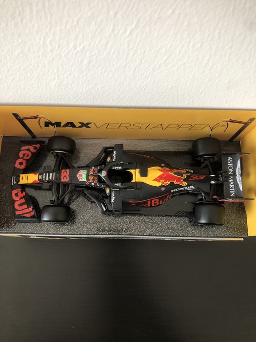 Коллекционная модель F1 Red Bull Max Verstappen Jumbo 1:24 Bburago