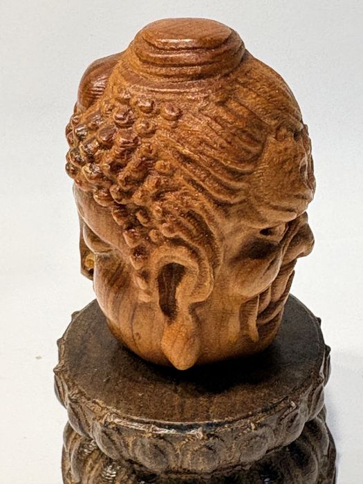 Cabeça de Buda com 2 rostos esculpido em madeira com base lotus Caldas ...