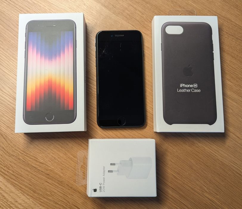Apple iPhone SE 2022 64GB Midnight - pełny zestaw