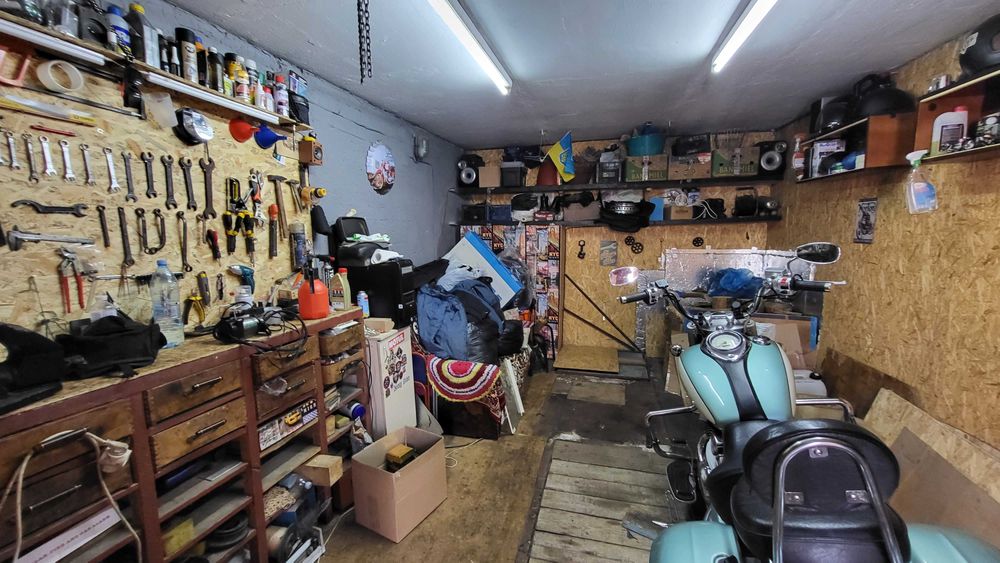 Продам гараж в АК 16, за фабрикой Сиверянка mn