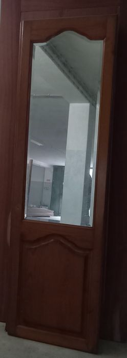 Portas com espelhos para guarda fatos