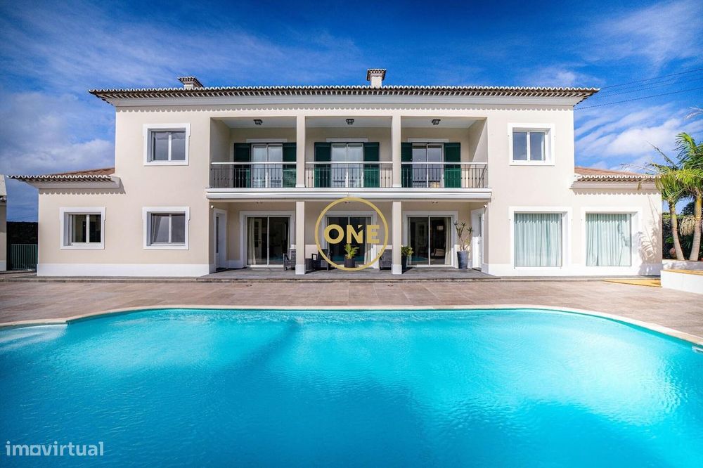 Luxuosa Moradia T5 com Anexo T1 | Piscina Privativa | Santana - Rabo d