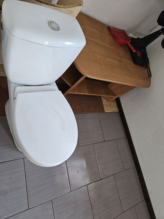 Muszla WC +spłuczka