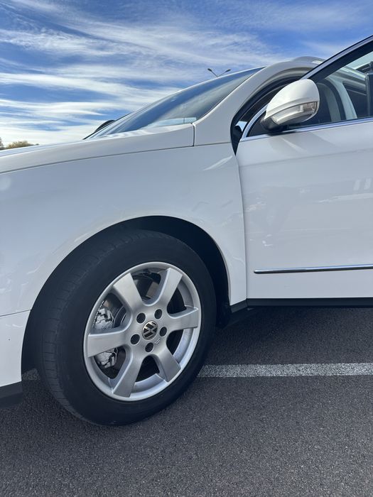 Volkswagen Passat B6 Автомат 2.0tdi