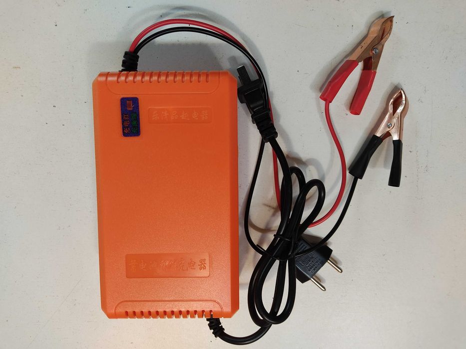 Зарядное устройство  для аккумулятора 12V , 6A; 12V-3A.