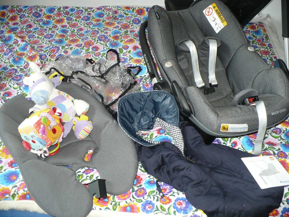 Fotelik samochodowy nosidełko Maxi Cosi Pebble plus