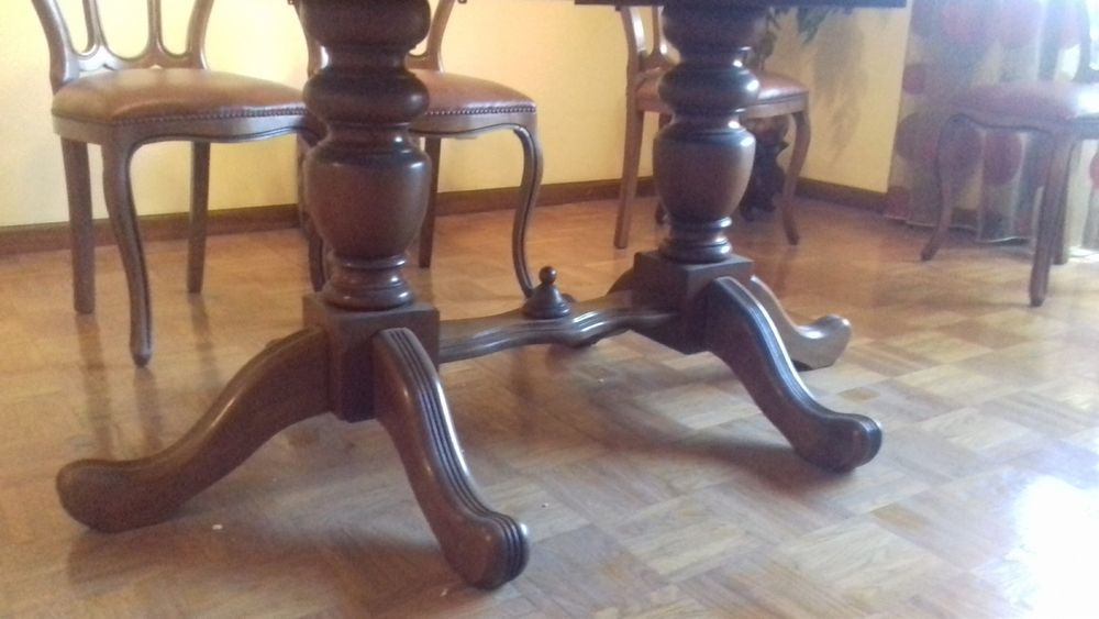 Mesa +6 cadeiras em madeira maciça