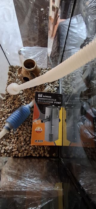 Акваріум з аксесуарами