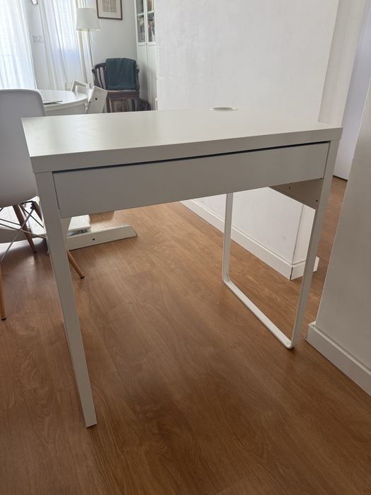 Secretaria ikea Micke usada