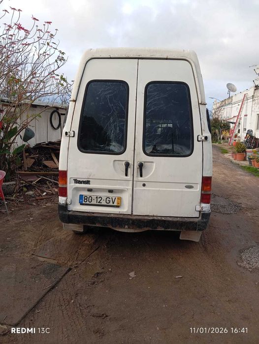 Vendo ford transito com poucos quilómetros