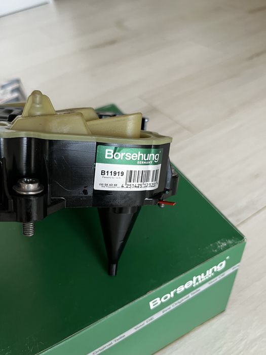 Маслосепаратор, квкг, вентиляція картеру 06K103495BM