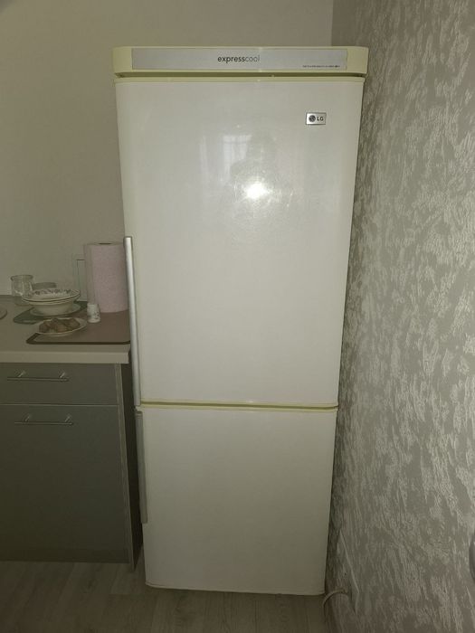 Холодильник LG--