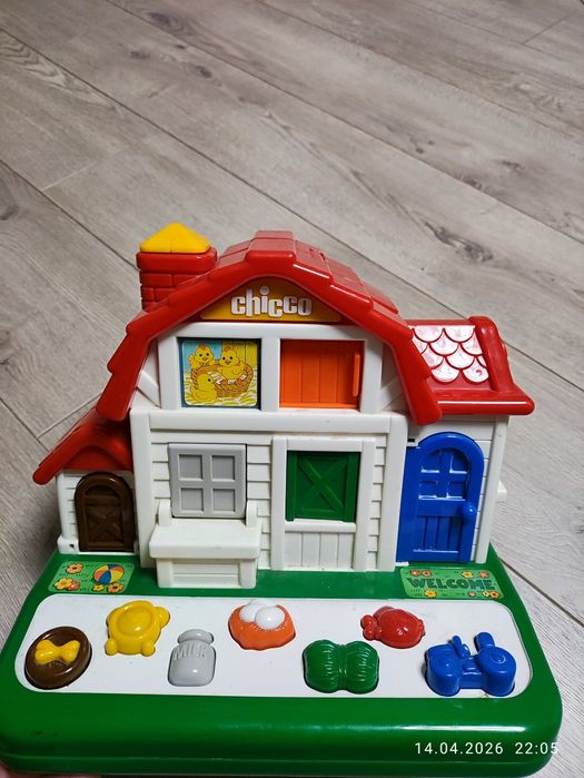 Продам оригінальну ферму Chicco.